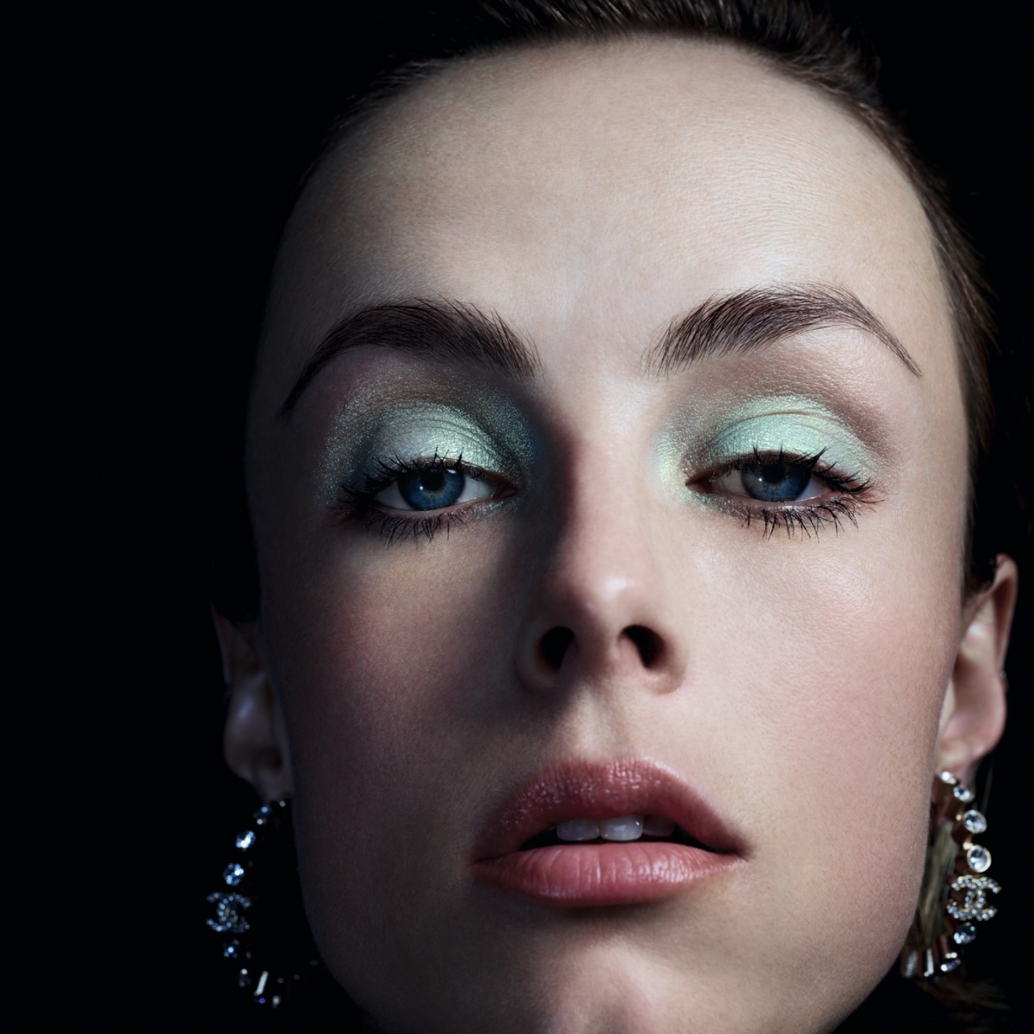 SOMBRA DE OJOS MULTIUSOS DE LARGA DURACIÓN